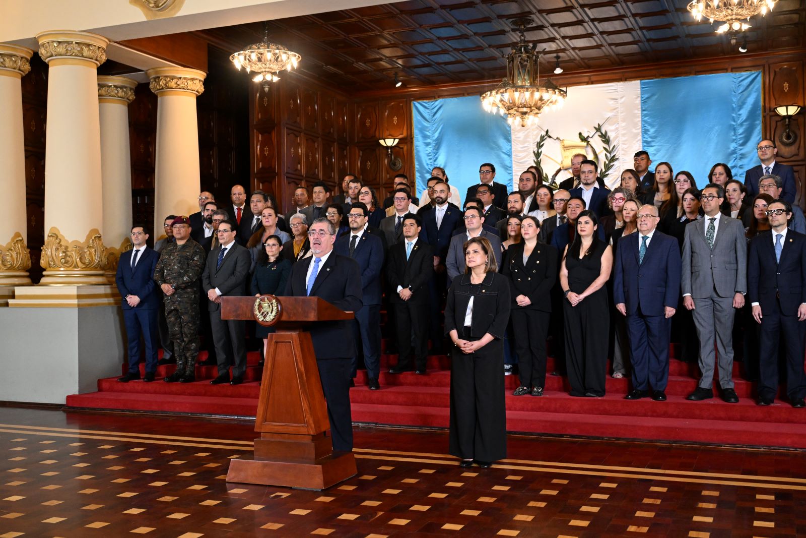 Presidente: “Contra quienes buscan hundirnos. Siempre nos hemos levantado”