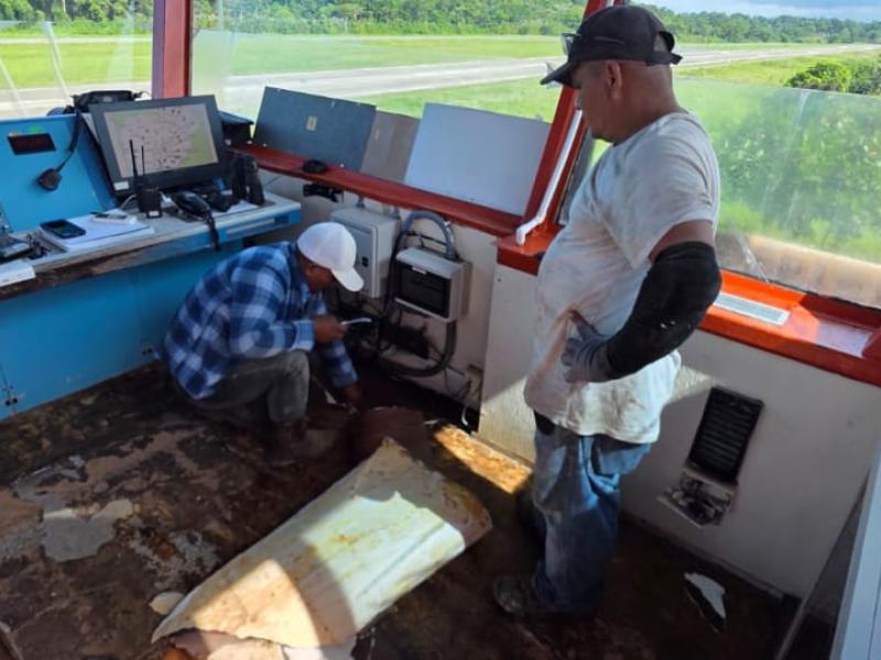 Con los trabajo que lleva a cabo la DGAC se busca mejora las condiciones de seguridad en la torre de control del aeródromo de Puerto Barrios.