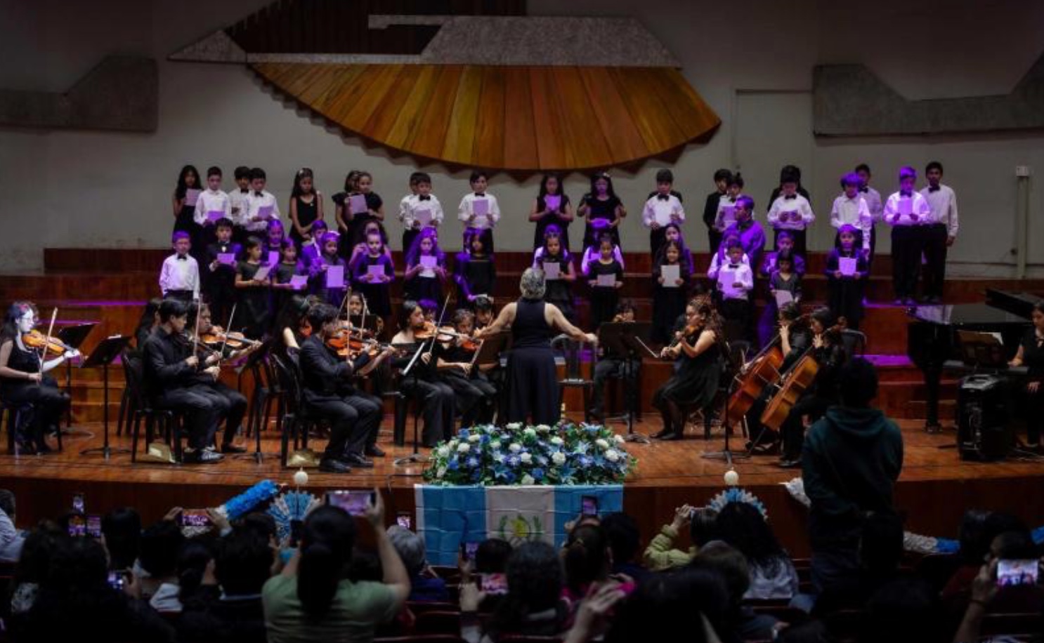 Coro infantil, conformado por todos los niños del Programa de Iniciación Musical (PIM) del Conservatorio Nacional de Música. Foto: MCD