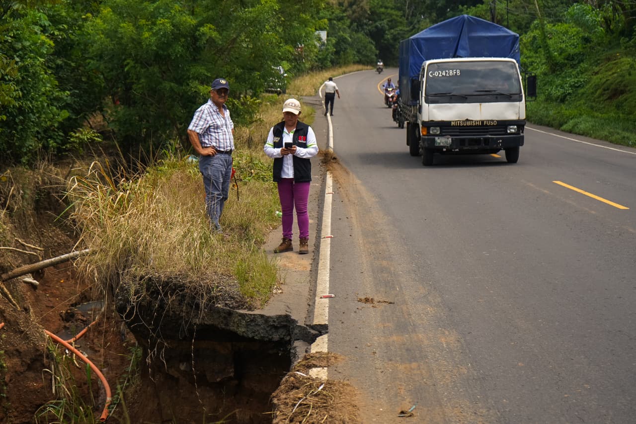 Covial realiza inspección de socavones en la ruta CA-2