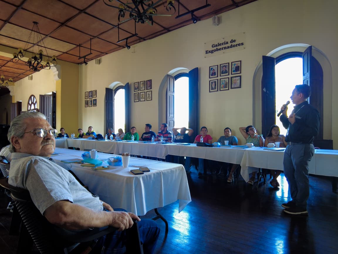 Retalhuleu impulsa acciones para fortalecer el liderazgo y desarrollo juvenil