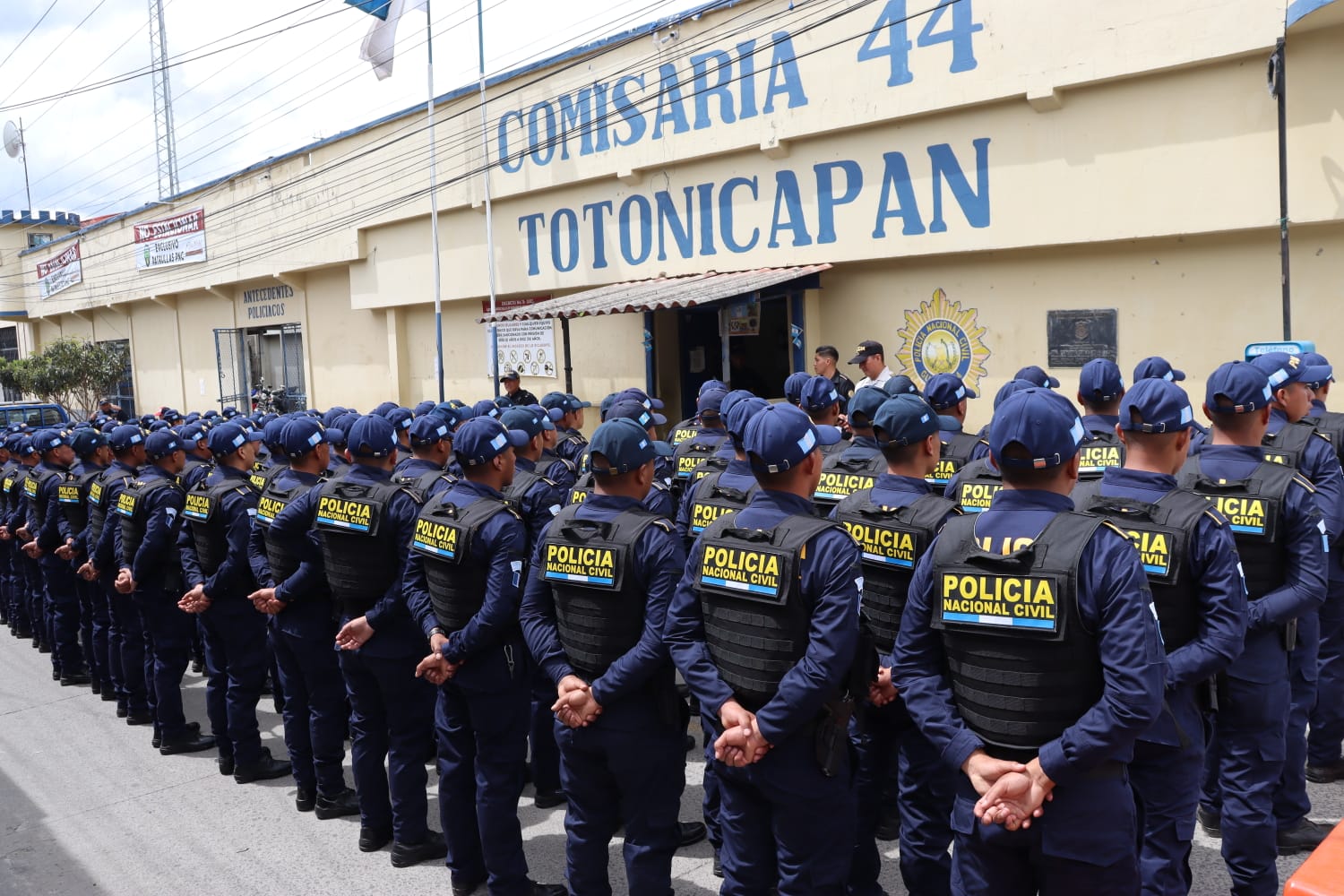 100 nuevos agentes de la PNC refuerzan la seguridad en Totonicapán