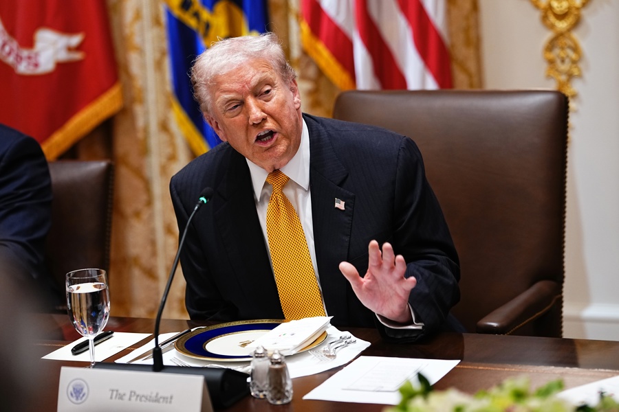 Trump propone redirigir el dinero de la cobertura Obamacare directamente a los ciudadanos