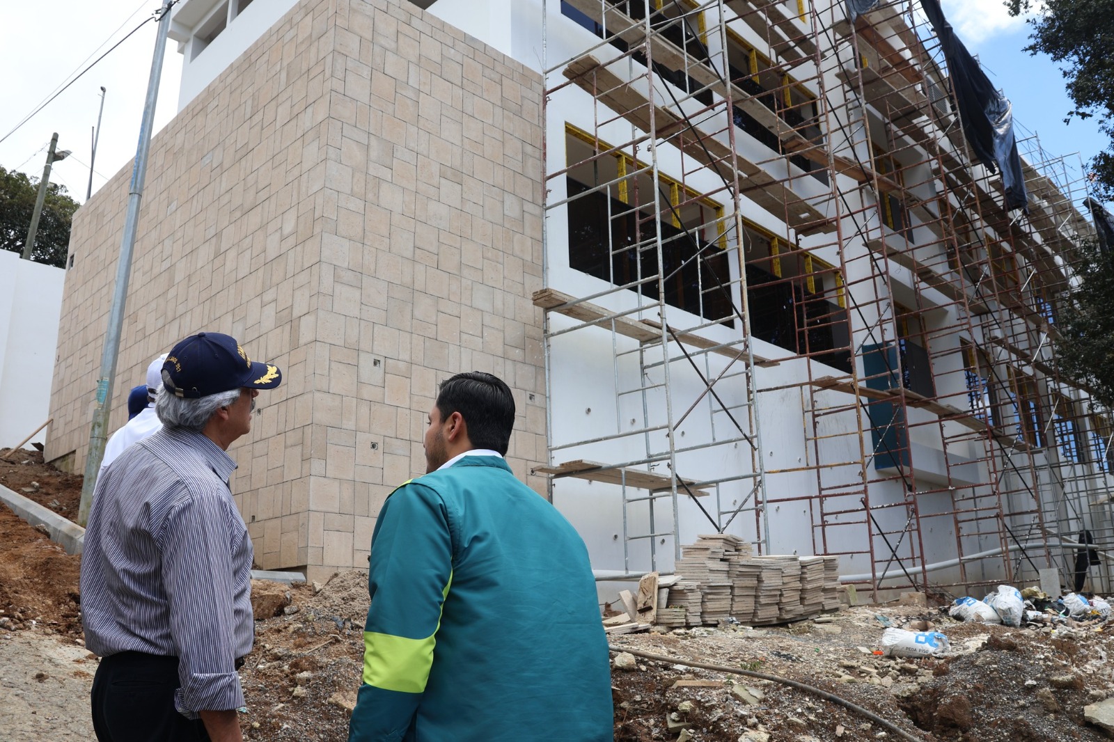 Avanza construcción de escuela en Valles de San Arturo, Fraijanes