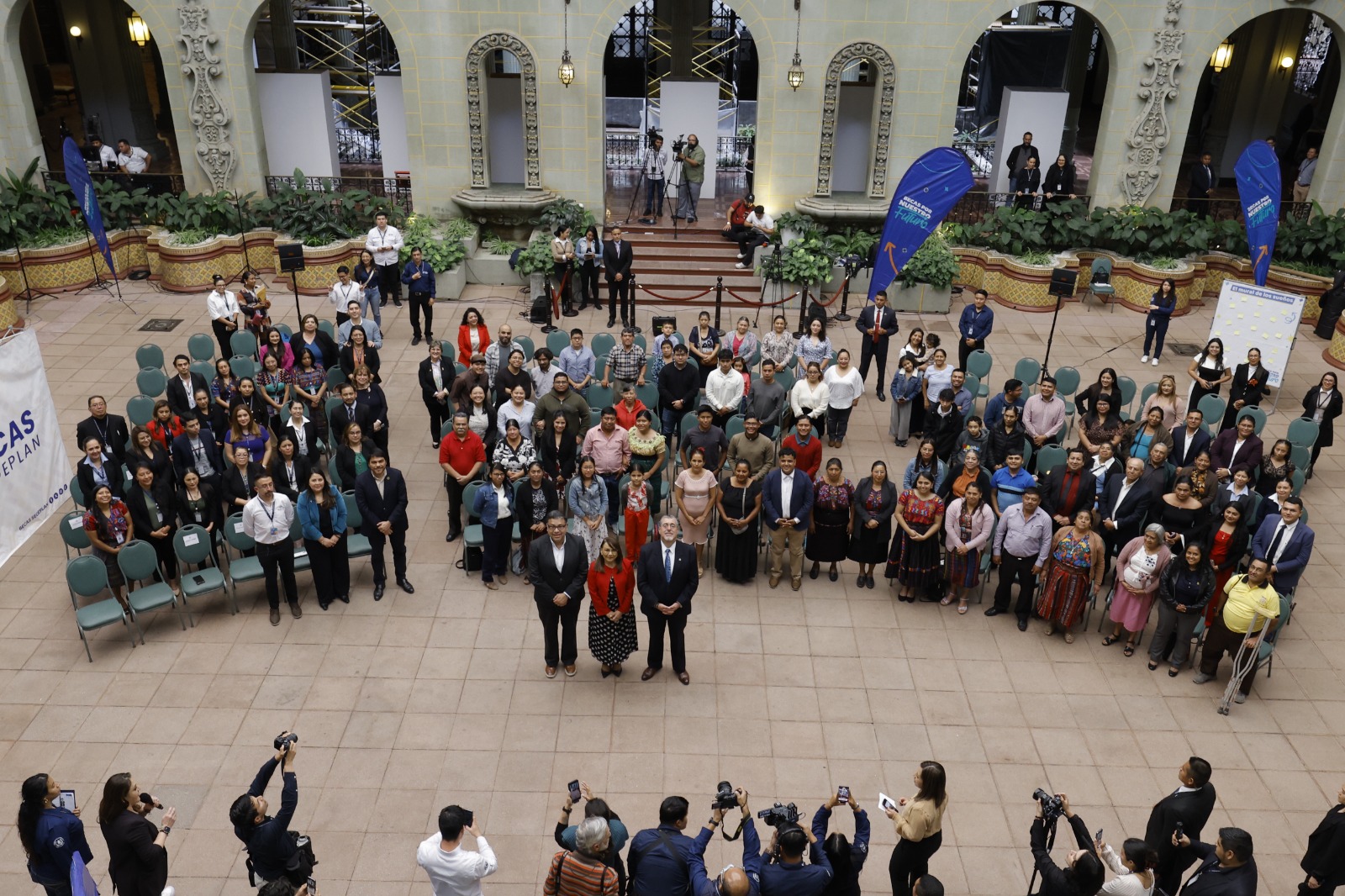 Presidente participa en Encuentro Becarios Primera Generación de Becas por Nuestro Futuro, Región Central