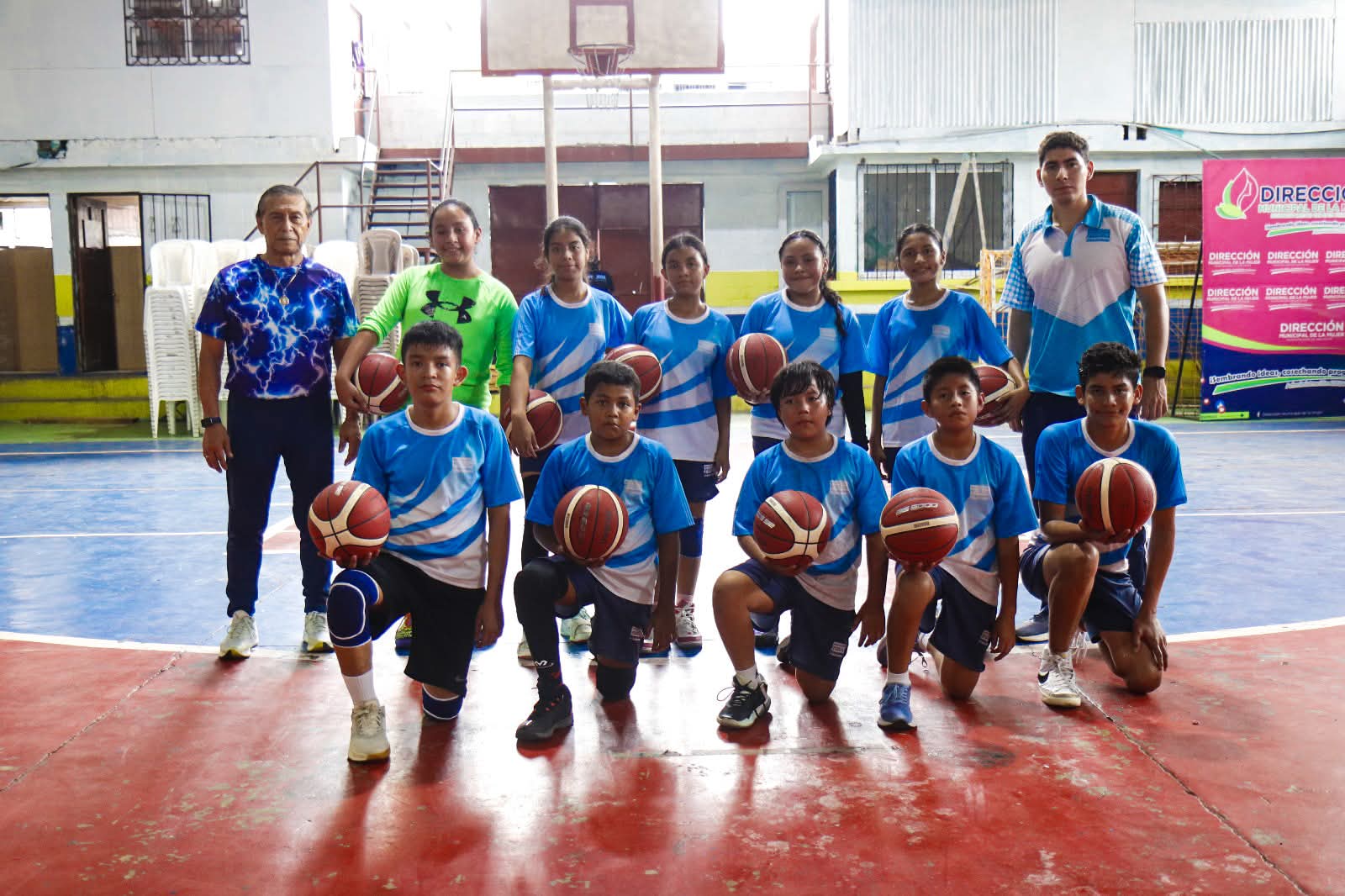 Niños fortalecen sus habilidades y técnicas de baloncesto en Retalhuleu