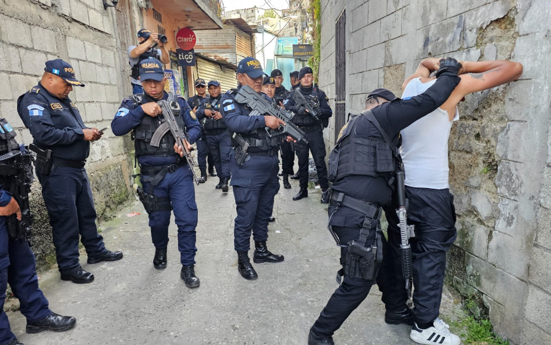 PNC realiza operativo de seguridad en el barrio El Gallito, zona 3