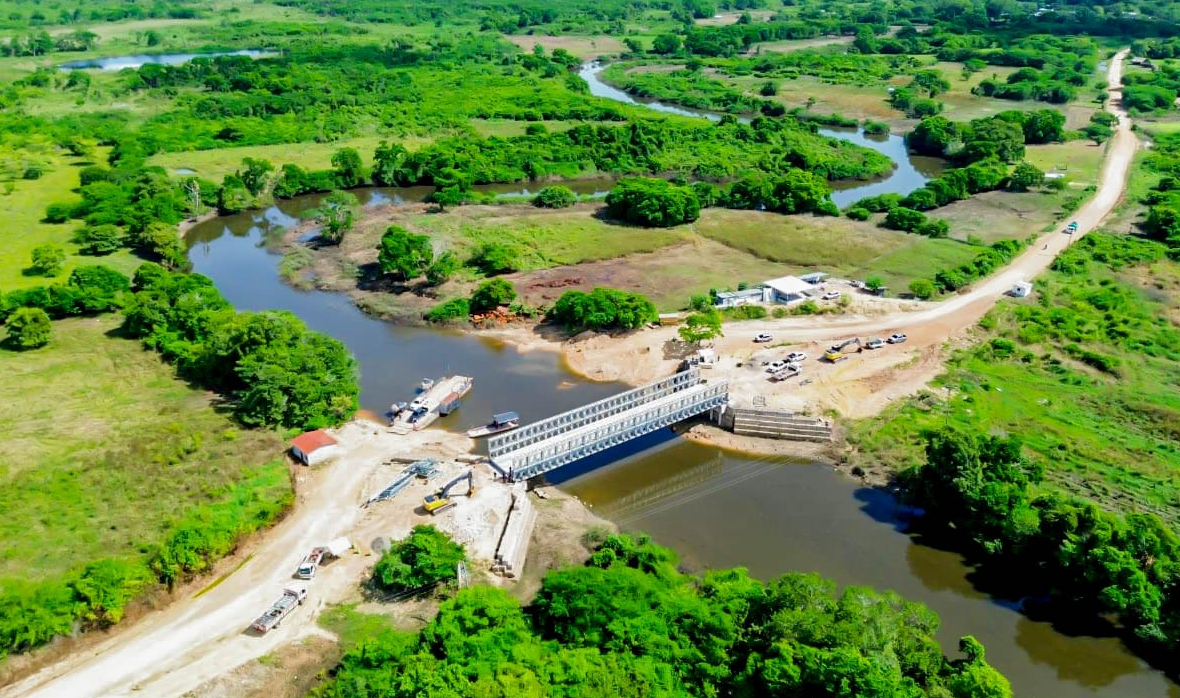 Puente modular sobre arroyo Petexbatún favorece la conectividad en Sayaxché, Petén./Foto: CIV.