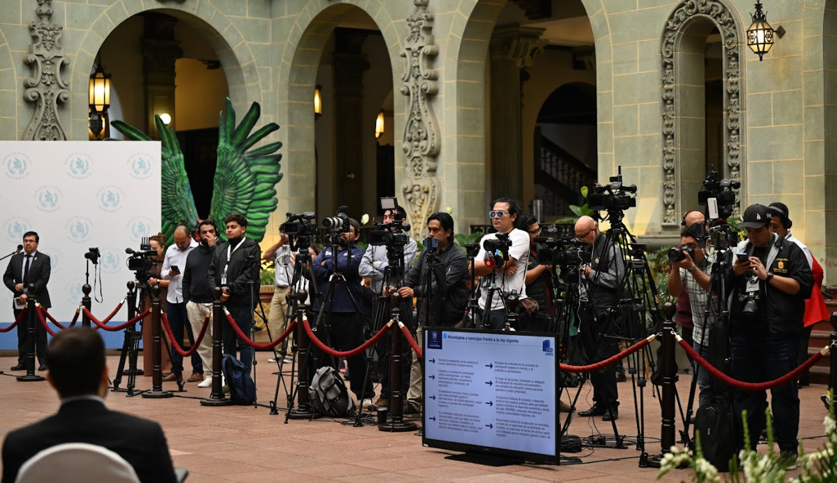 Periodistas en conferencia de prensa La Ronda en el Palacio Nacional de la Cultura. / Foto: Byron de la Cruz.