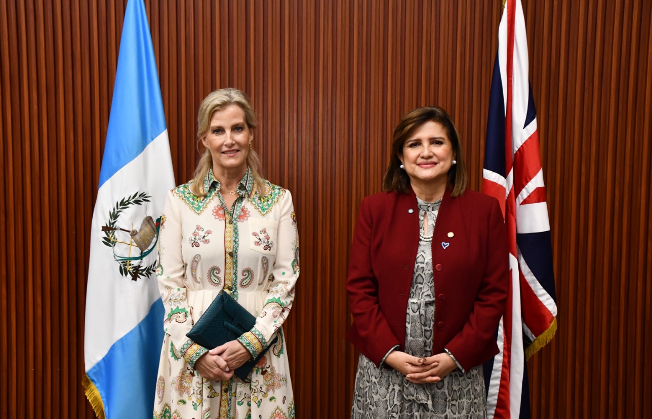 Vicepresidenta Karin Herrera y la duquesa de Edimburgo./Foto: Embajada Británica.