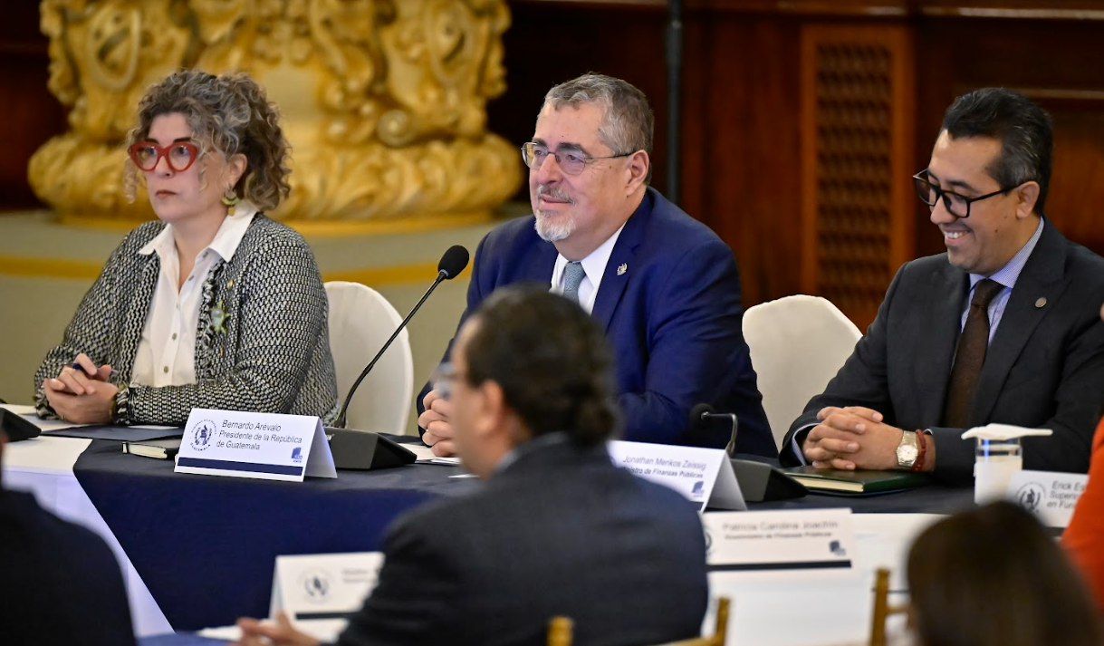 Presidente en cuarta reunión del MINAPA 2025.