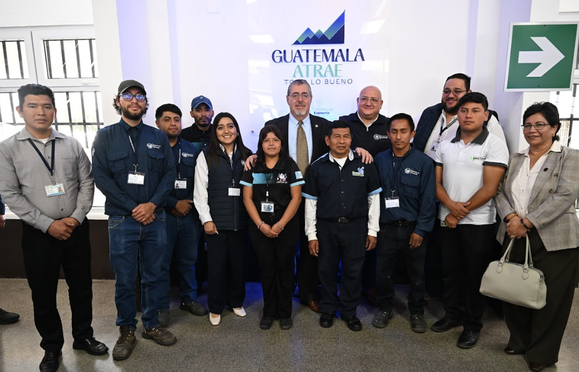 Presidente Bernardo Arévalo participa en reapertura del Ministerio de Economía en Quetzaltenango. (Fotos: Byron de la Cruz)