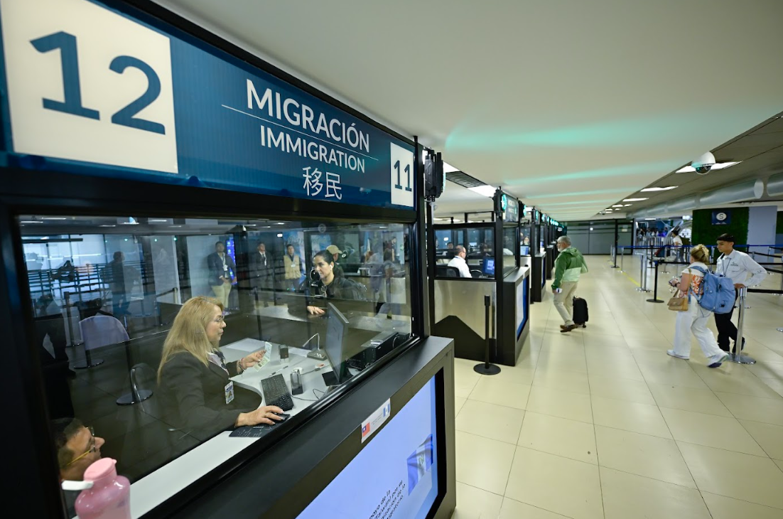 Trece nuevos módulos de control migratorio en el Aeropuerto La Aurora refuerzan la seguridad fronteriza