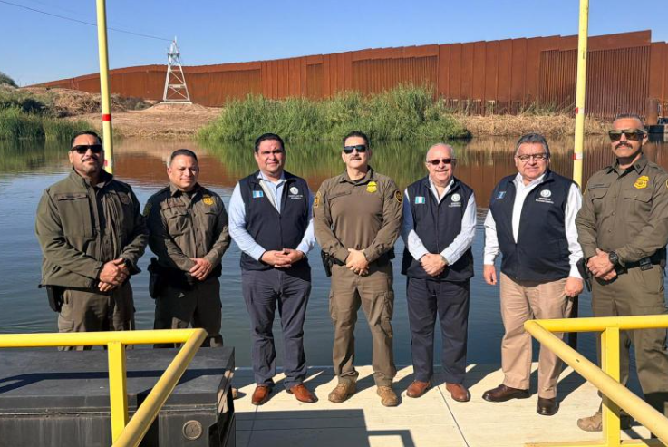 Canciller guatemalteco recorre zona fronteriza en Arizona, Estados Unidos