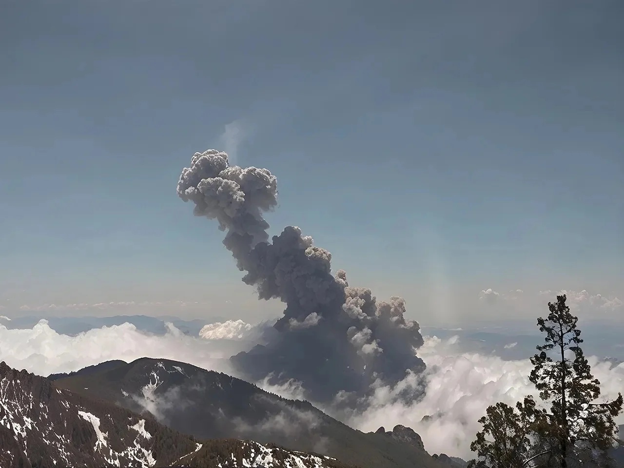 Nuevo método con IA predice erupciones volcánicas hasta con 12 horas de antelación