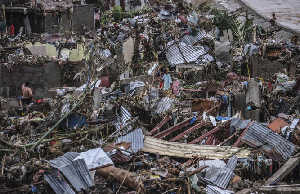 Destrucción y muerte dejó el tifón Kalmaegi a su paso por Filipinas.