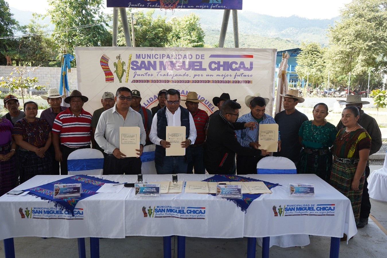 Firma de proyectos permitirá llevar desarrollo a San Miguel Chicaj, Baja Verapaz