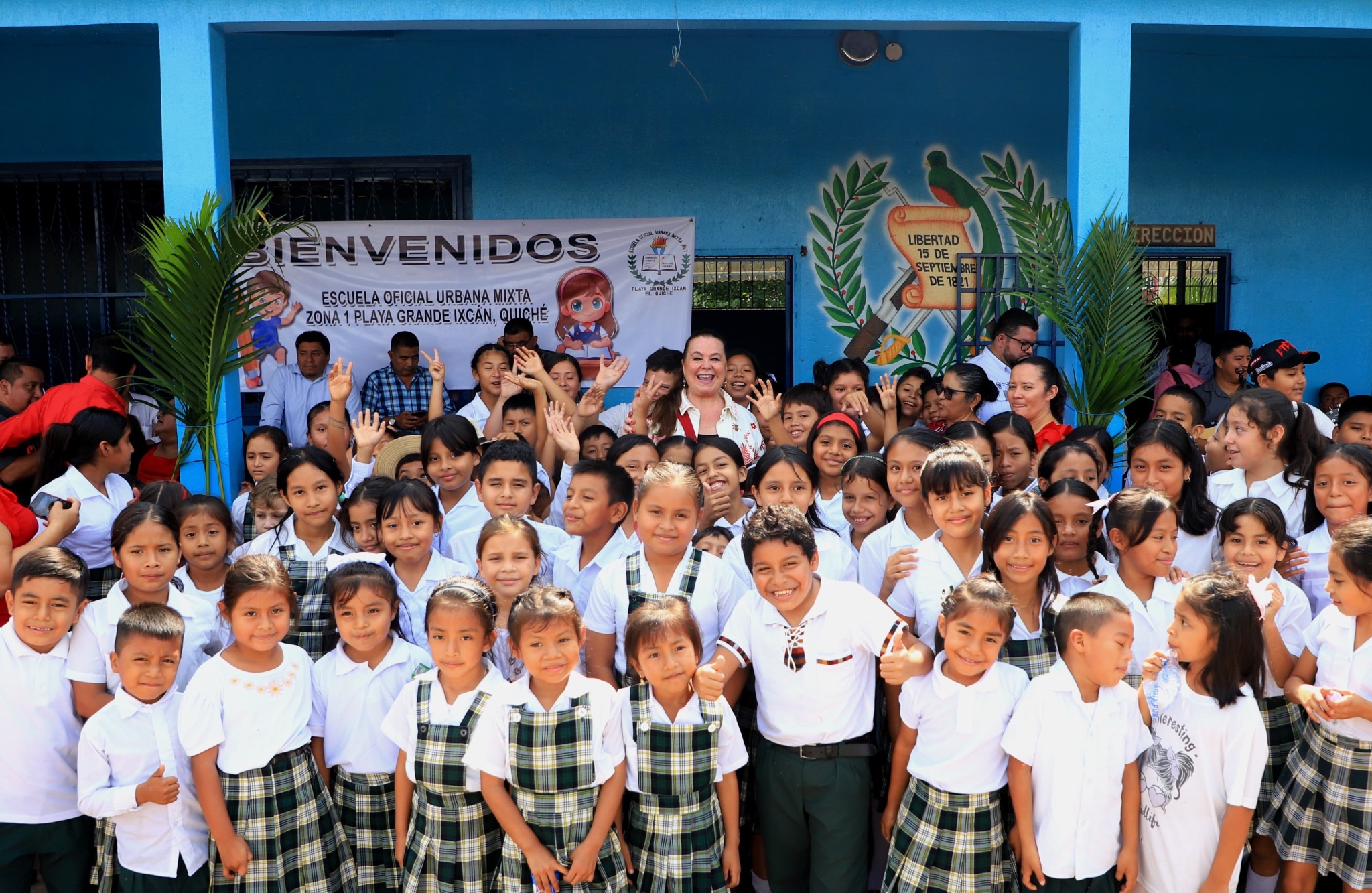 Mineduc recuerda prohibición de cobros por actos de clausura y pide denunciar irregularidades