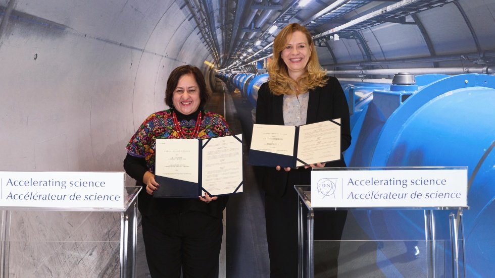 Senacyt firma convenio de cooperación con la Organización Europea para la Investigación Nuclear