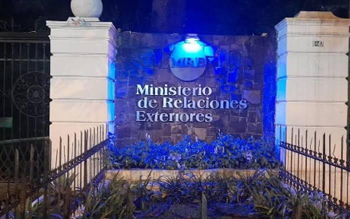 Minex aclara que el excanciller Mario Búcaro no posee pasaporte diplomático desde abril de 2024