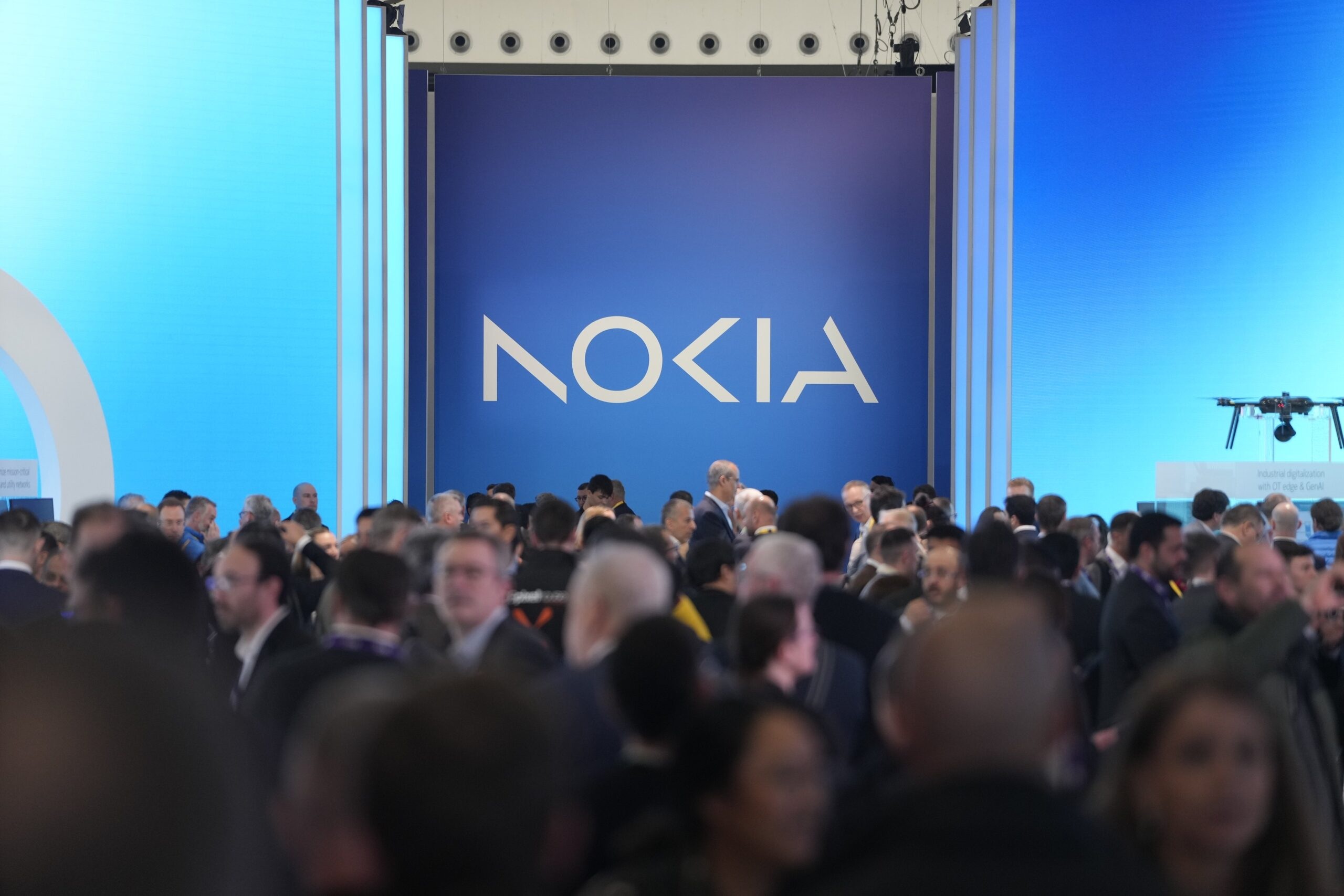 Nokia reestructura sus operaciones y presenta una nueva estrategia centrada en la IA
