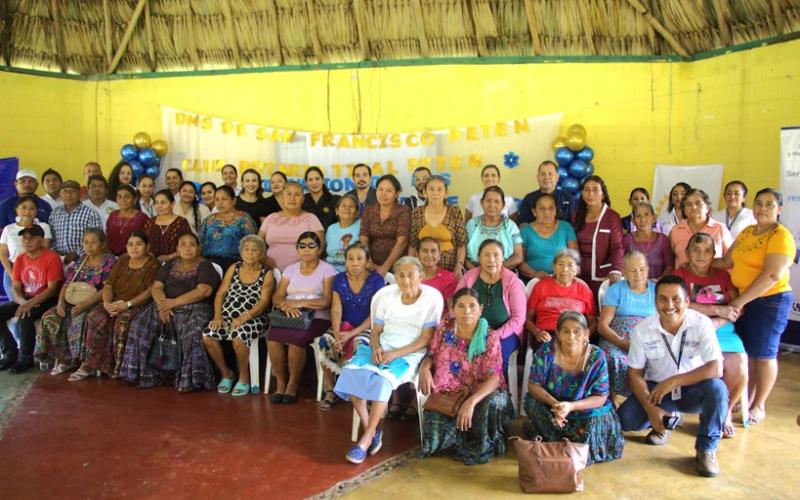 Comadronas fortalecen sus conocimiento en jornada impulsada por el Hospital de San Benito./Foto: MSPAS.