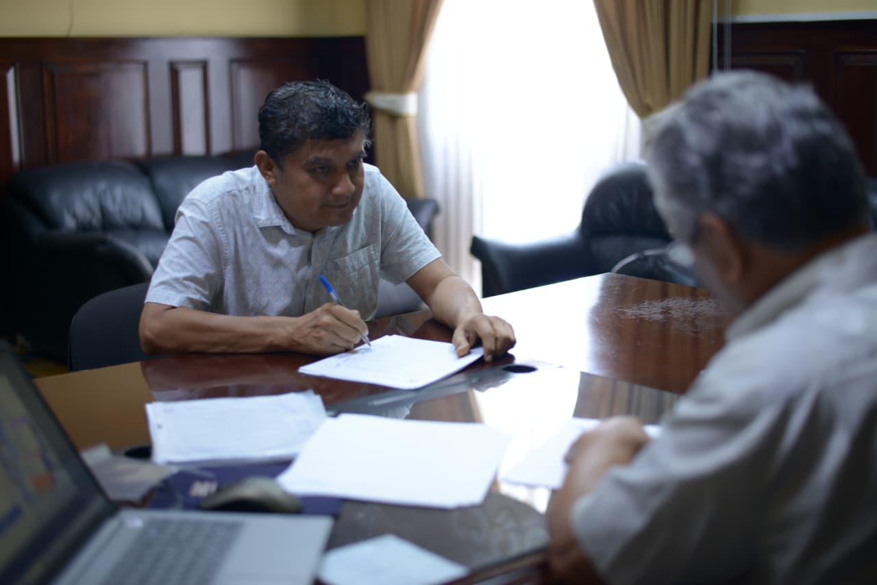 Firman convenios para la ejecución de proyectos viales en Santa Cruz Muluá