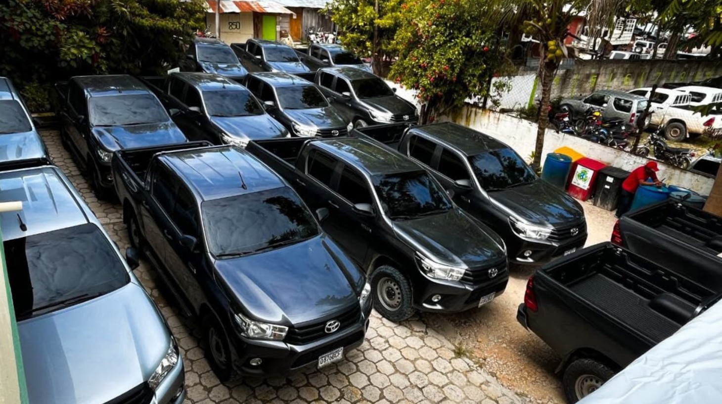 Conap Petén refuerza su capacidad operativa con la entrega de 16 vehículos