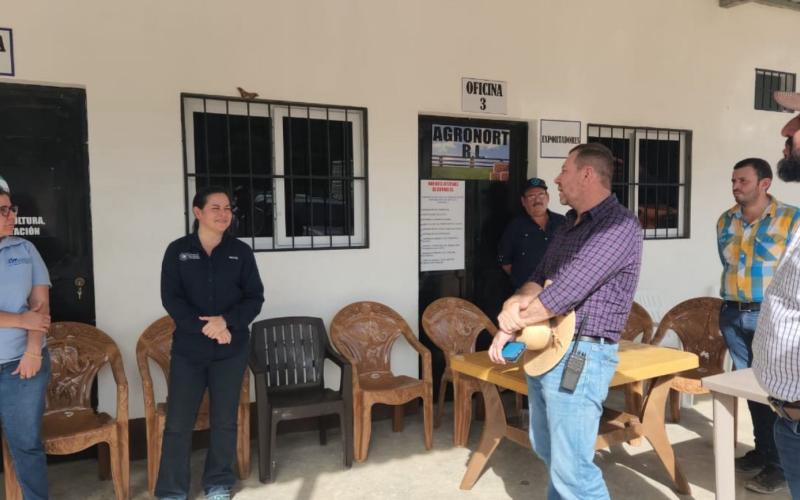 Ministra del MAGA supervisa corrales de inspección para el control del gusano barrenador