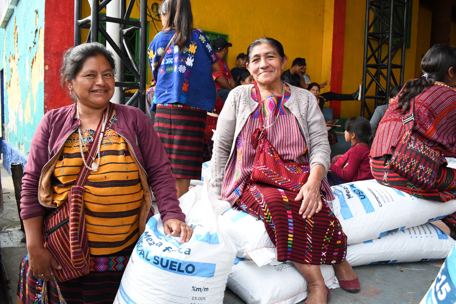 Entregan 9 mil 200 quintales de fertilizante a más de 15 comunidades de San Ildefonso Ixtahuacán