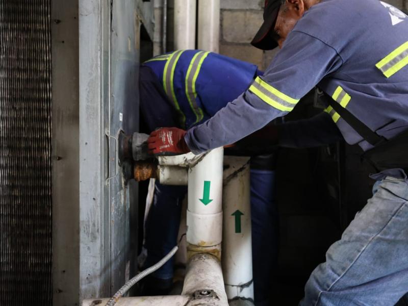 Comienza instalación de nuevo sistema de climatización del aeropuerto La Aurora