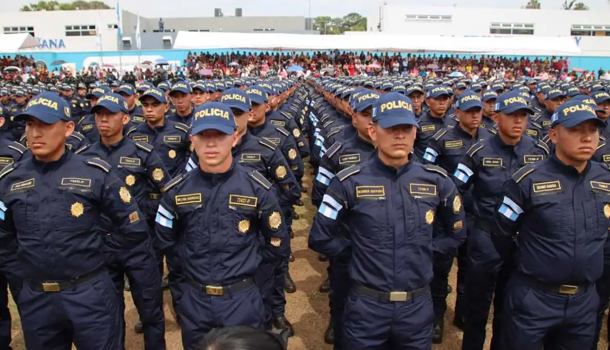 Personal de la PNC podrán recibir este aporte económico durante diciembre. / Foto: PNC