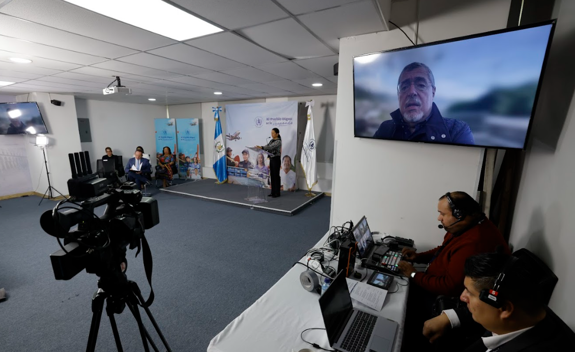 Presidente participa en la entrega de la escuela remozada número 20 mil en el país