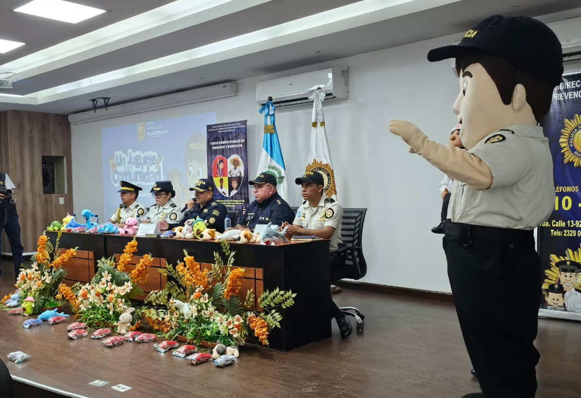 PNC lanza campaña Un Juguete por mi Comunidad para llevar alegría a la niñez guatemalteca