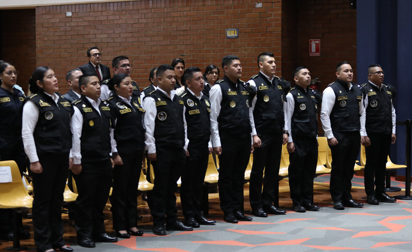Diez elementos de la DEIC culminaron el diplomado Investigación Criminal y Forense y su Aplicación en la Delincuencia Financiera. / Foto: Mingob