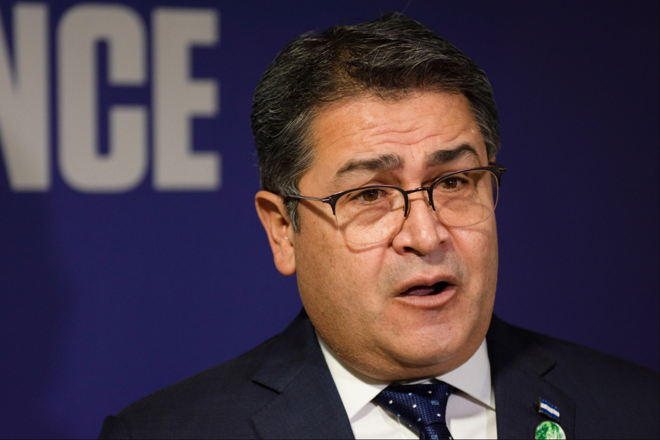 El fiscal general de Honduras pide la “captura internacional” del expresidente Hernández