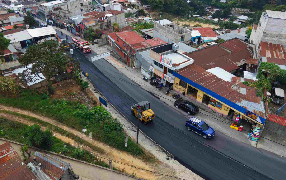 Finaliza recapeo de la ruta RN-05 entre San Pedro Sacatepéquez y Guatemala./Foto: CIV.