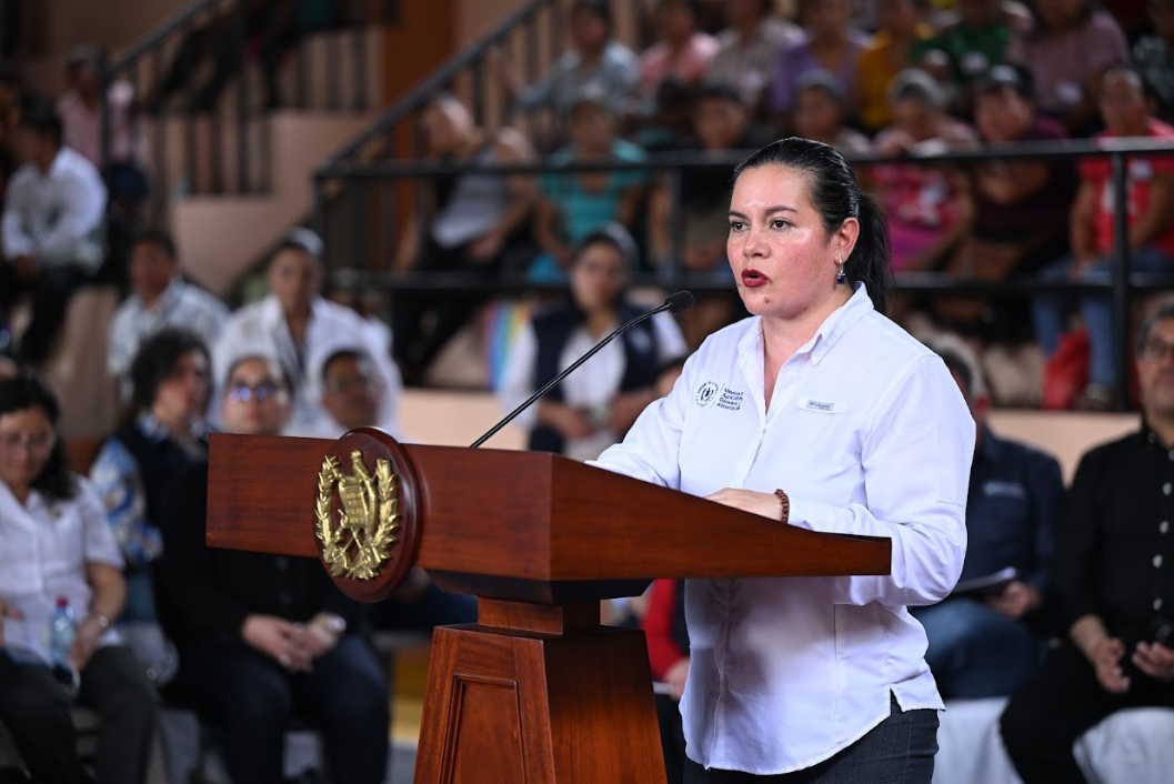 María Fernanda Rivera, presentó los avances y resultados alcanzados por el MAGA en el marco de la iniciativa intersectorial Mano a Mano. / Foto: Byron de la Cruz