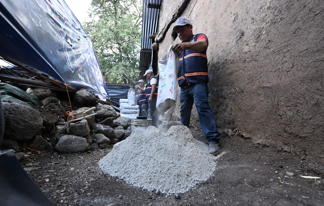 Mano a Mano prevé cementar 250 mil pisos de tierra para 2027
