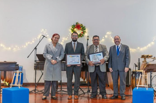 MCD entrega premios a maestros guatemaltecos del teatro y la música./Foto: MCD.