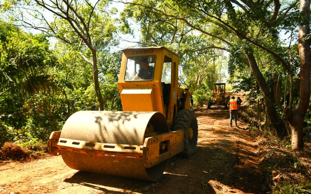 Mejoran camino rural entre CA-2 Oriente con la aldea Peje Armado, Santa Rosa