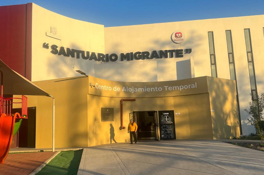 Consulado brinda asistencia a connacionales migrantes en albergue en Tijuana, México