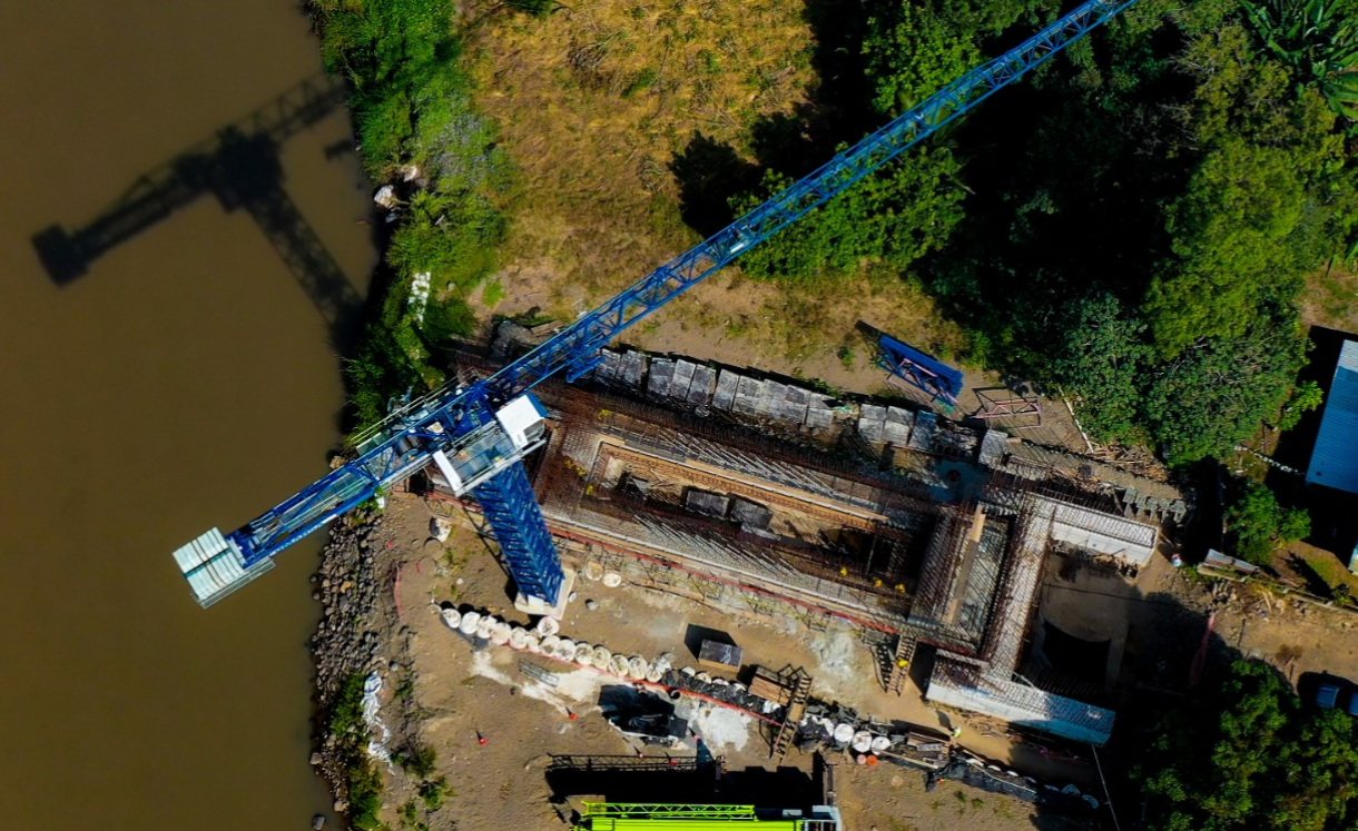 Puente entre Ocós y Tilapa avanza con colocación de acero en su losa. / Foto: CIV.