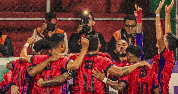 Municipal golea a Achuapa y sella su boleto a la final del Apertura 2025