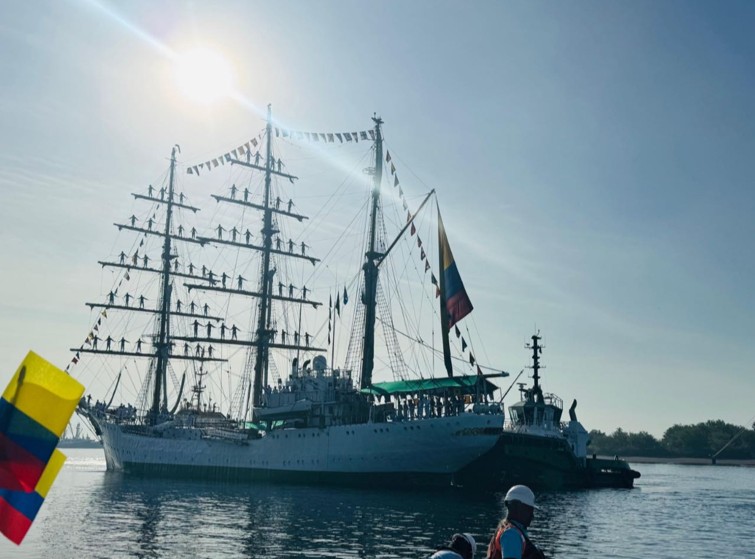Puerto Quetzal recibe al Buque Escuela ARC “Gloria” de Colombia