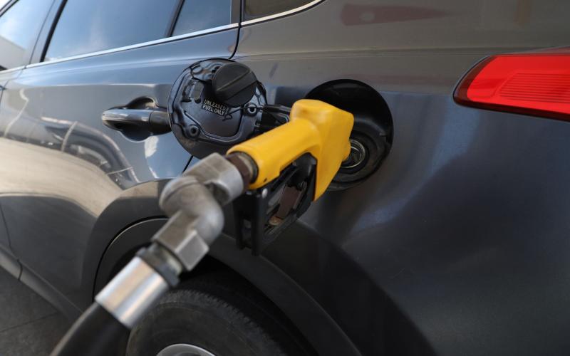 Bajan los precios de la gasolina superior, regular y diésel