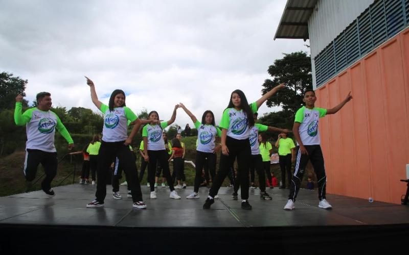 Miles de jóvenes de diferentes departamentos formaron parte del programa Jóvenes Protagonistas del Mides.