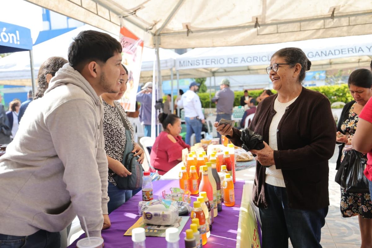 La Feria del Agricultor llega a Villa Nueva una vez más. / Foto: MAGA.
