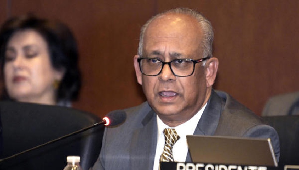 El secretario general de la OEA, Albert Ramdin, instó a las autoridades electorales de Honduras a certiricar los resultados de los comicios antes del 30 de diciembre.