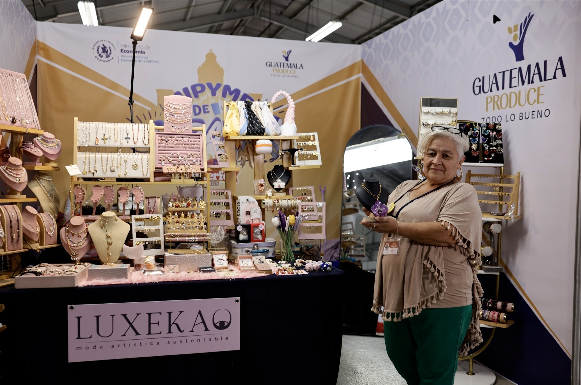 Luxeka: joyería artesanal nacida en pandemia encuentra impulso en feria de emprendedores